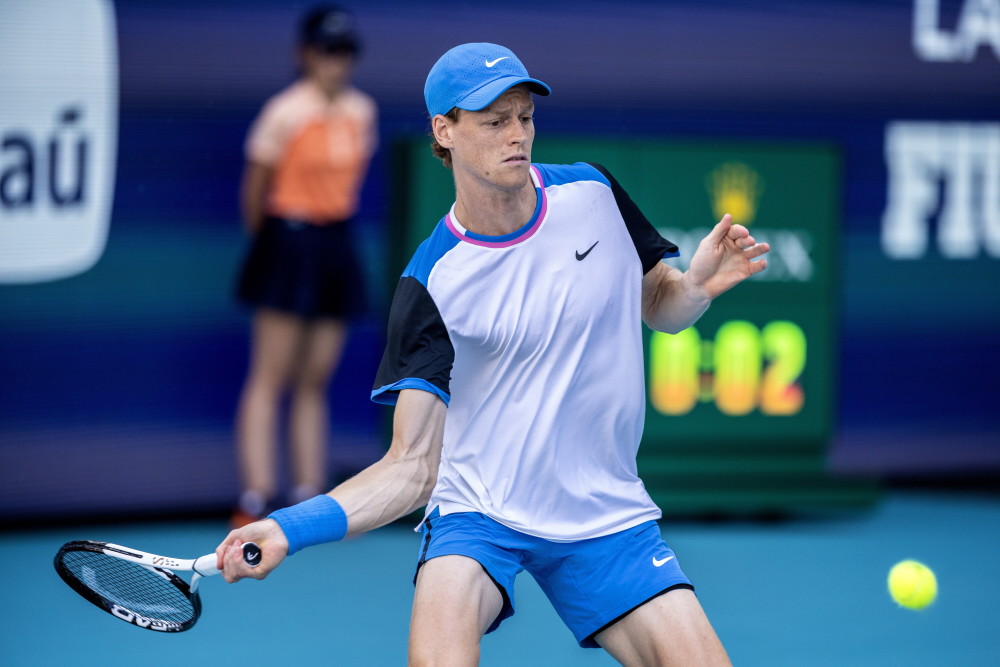 这位充满活 这位充满活