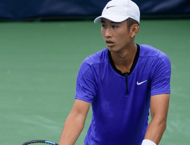 更是他在场 更是他在场