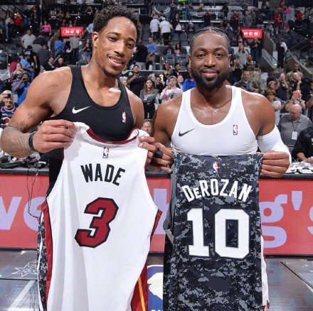 小组形势与 小组形势与